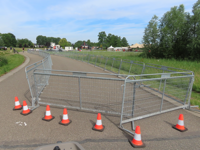 912964 Afbeelding van het uitzetten van het parkoers voor 'De Loop van Leidsche Rijn' op 1 juni, op het Lint ...
